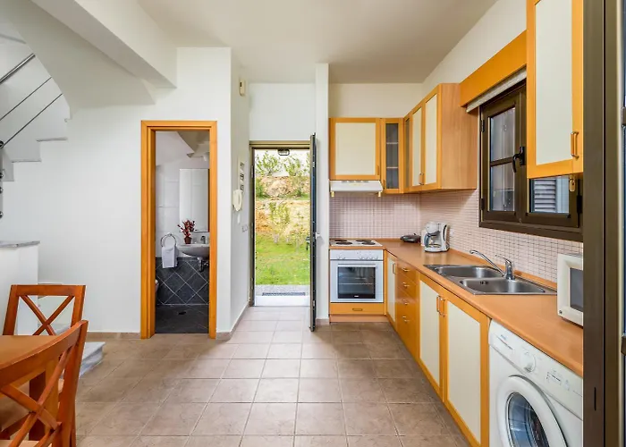 Willa Daphne Kalathos